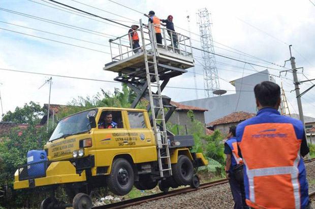 Perbaiki LAA di Lokasi Kereta Anjlok, KAI Kerahkan 200 Petugas