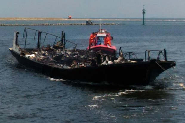 Kapal Terbakar di Perairan Kepulauan Seribu Akibat Kerusakan Mesin