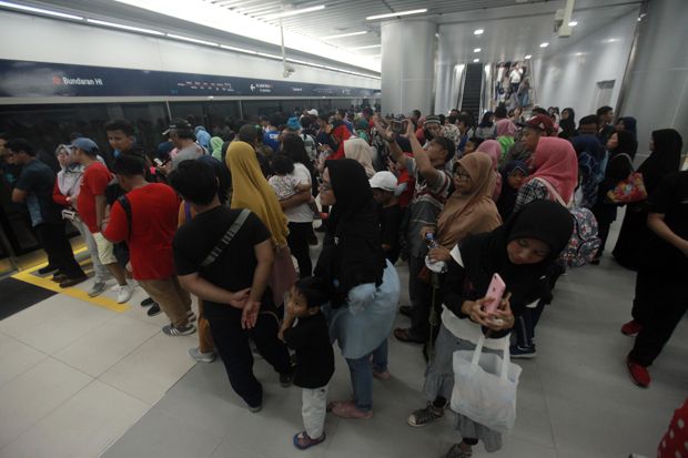 Naik MRT Lebih Cepat dari Ojol, Fatmawati-Senayan Hanya 15 Menit