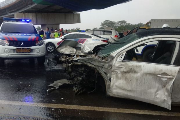 Empat Mobil Terlibat Kecelakaan di Tol Jakarta-BSD, 1 Orang Tewas