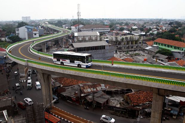 Transjakarta Minta Pemkot Tangerang Perbaiki Jalan Rusak di Puri Beta