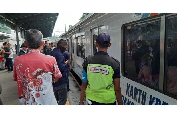 Commuter Line Depok-Jakarta Kota Awal Berjalan Selalu Mengerem Bikin Penumpang Panik