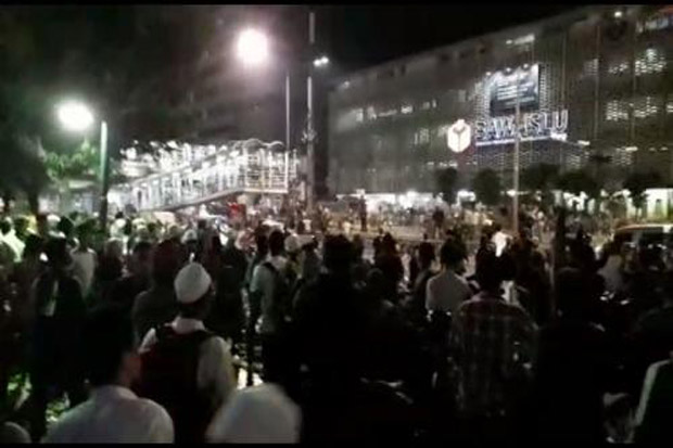 Redam Kericuhan Massa, Kapolda Metro Jaya Turun Langsung ke Lokasi