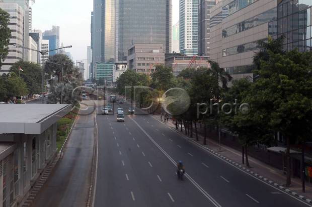 Jalan MH Thamrin Lengang, Area Bundaran HI Masih Ditutup