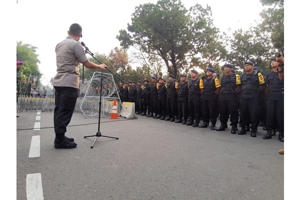 Ribuan Personel TNI-Polri Gelar Apel Pengamanan di Depan Gedung MK