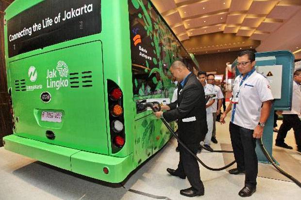 Kurangi Polusi Udara Jakarta, BPTJ Minta Operator Gunakan Bus Listrik