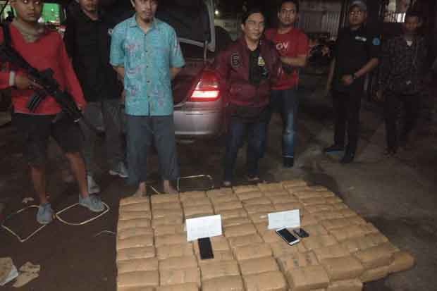 Petugas Gabungan Gagalkan Pengiriman 150 Kg Ganja Kering dari Aceh