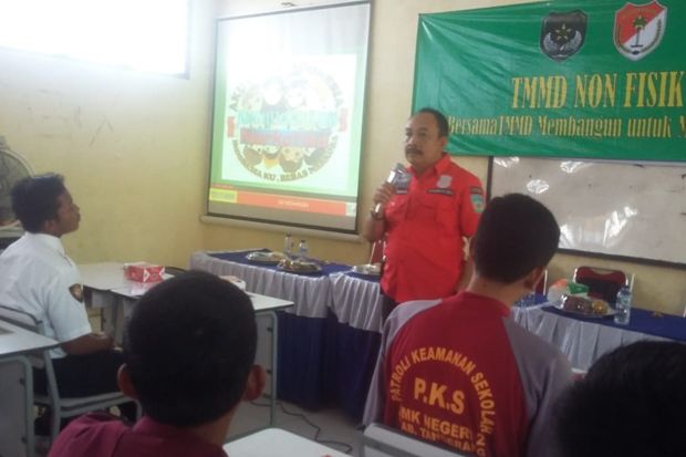 Kodim Tigaraksa Gelar Penyuluhan Pertanian dan Narkoba di SMKN 2 Tangerang