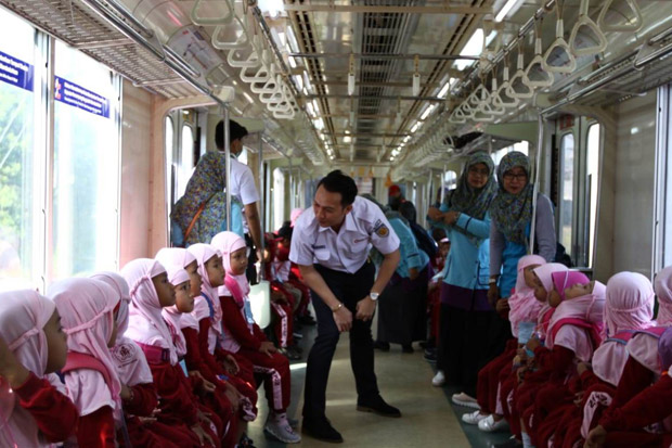 Peringati HAN, KCI Kenalkan Commuter Line ke Anak TK dan Kelompok Bermain
