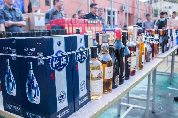 Bea Cukai Soekarno Hatta Musnahkan Minuman Beralkohol dan Rokok Ilegal