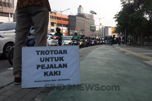 Pedagang Hewan Kurban Berjualan di Trotoar Diprotes Koalisi Pejalan Kaki