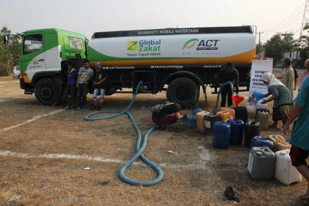 Kekeringan di Bekasi, ACT Distribusikan Air Bersih ke Desa Ridogalih