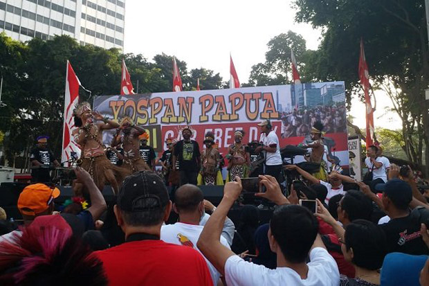 Lewat Pentas Seni Yospan Papua, Pangdam Jaya Ajak Jaga Perdamaian