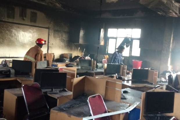 Ruang Lab SMK Karya Guna 2 Bekasi Terbakar, Puluhan Komputer Hangus