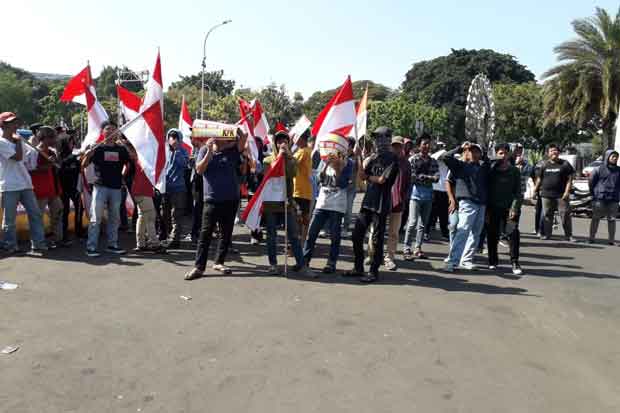 Ratusan Mahasiswa Demo di Depan Istana Terkait Revisi UU KPK