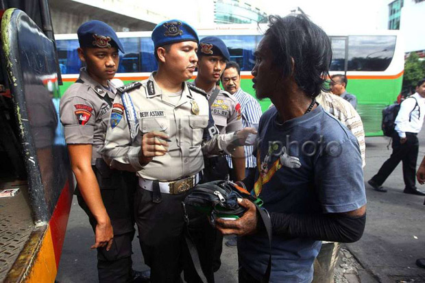 Palak Sopir di Cengkareng, 7 Pak Ogah Digelandang Polisi