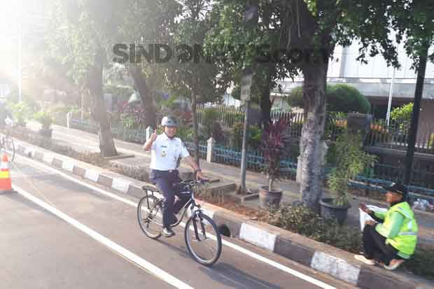 Ngantor Naik Sepeda, Anies Tes Jalur Khusus dari Rawamangun-Balai Kota
