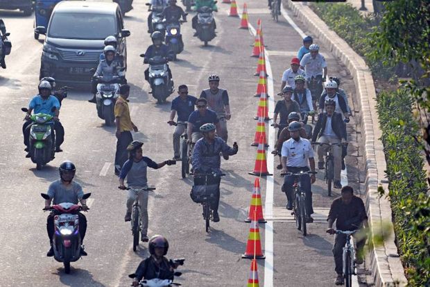 20 November 2019, Pelanggar Jalur Sepeda di Jakarta Bakal Ditindak