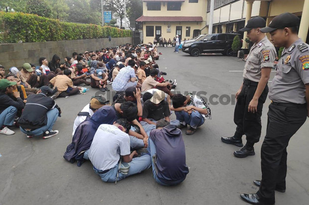 Demo Ricuh di DPR, 570 Pelajar STM Diamankan Polisi