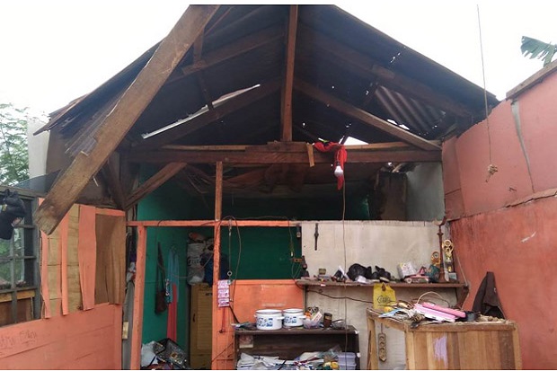Diterjang Angin Puting Beliung, 84 Bangunan di Kabupaten Bogor Rusak
