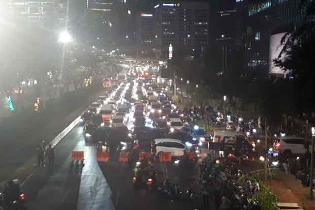 Demo Rusuh, Lalu Lintas Jalan Sudirman-Thamrin Macet