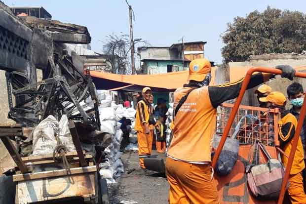 Ratusan Petugas Gabungan Bersihkan Lokasi Kebakaran di Maphar
