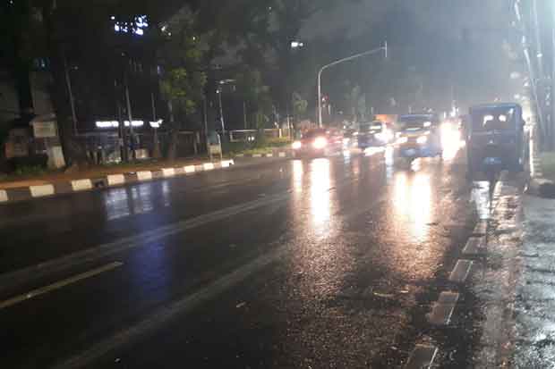 Hujan Sapa Jakarta, Warga Ramai-ramai Update Status di Medsos