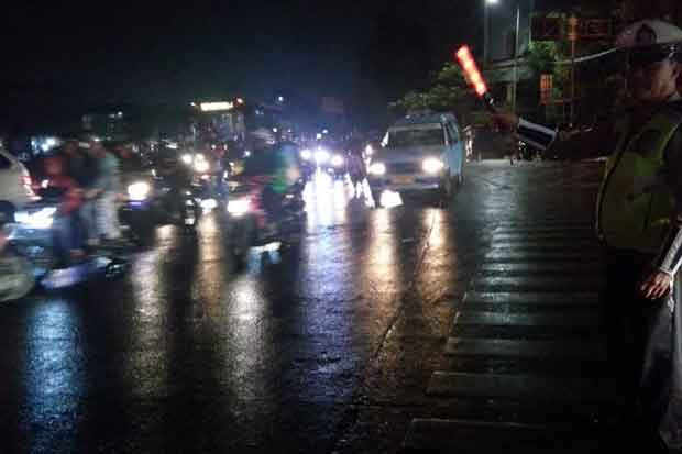 Jakarta Diguyur Hujan, BMKG Sebut Sifatnya Belum Merata