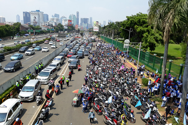 Antisipasi Aksi Demo, Polisi Tutup Ruas Jalan Sekitar Gedung DPR/MPR