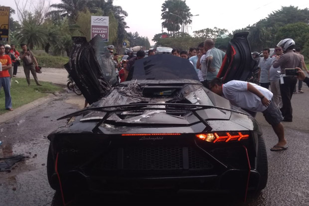 Mobil Mewah Lamborghini Terbakar di Bogor, Diduga Akibat Mesin Over Heat