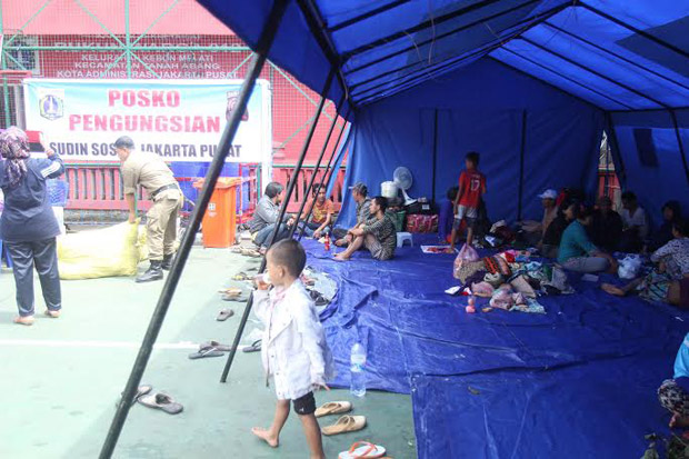 Ratusan Korban Kebakaran di Pengungsian, Pemkot Jaktim Beri Bantuan