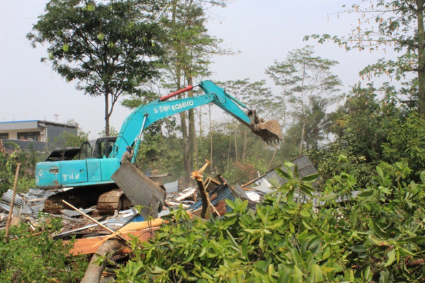 Penertiban Lanjutan Lahan UIII Depok Kondusif, 14 Bangunan Dibongkar