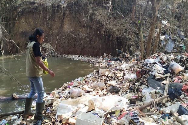 Atasi Sampah di Sungai, Pemkot Bekasi Kini Miliki Kapal Pembersih