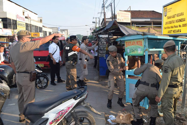Razia PKL di Pasar Serpong Tangsel, Pedagang Mengaku Tak Kapok