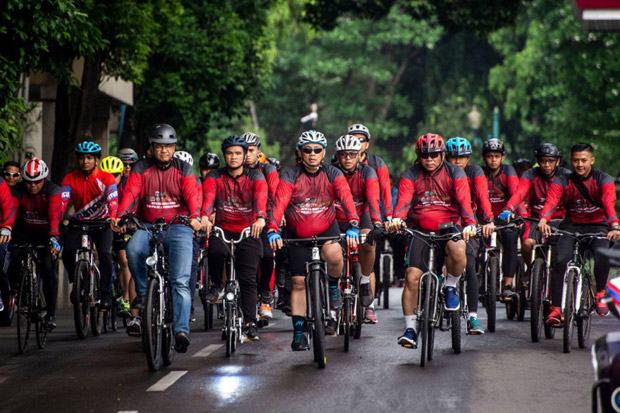 Anies Kampanyekan Penggunaan Sepeda Bersama Kapolda dan Pangdam