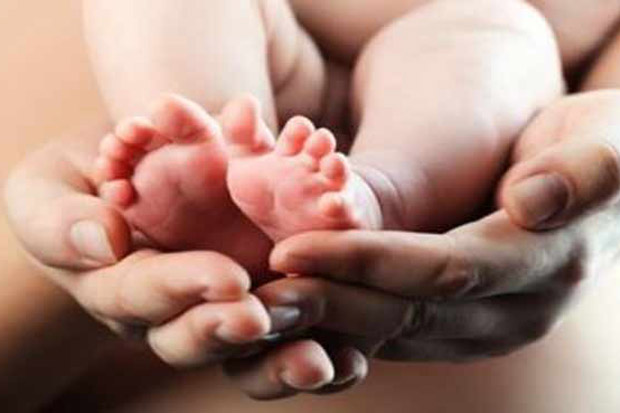 Disuapi Pisang, Bayi Dua Bulan Meninggal Tersedak