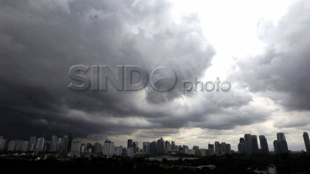 Pagi Ini Jakarta Berawan, Malam Waspadai Hujan Petir di Jakarta Selatan