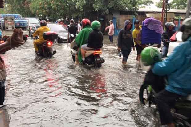 Diguyur Hujan Dua Jam, Sejumlah Wilayah di Jakarta Barat Banjir
