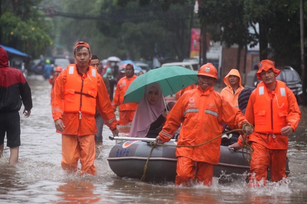 Diguyur Hujan Semalaman, Sejumlah Wilayah di Jabodetabek Terendam Banjir