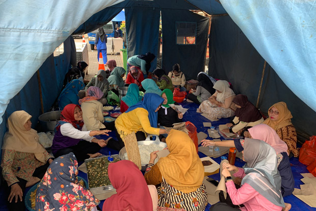 25 Ribu KK Warga Bekasi Mengungsi, 8.971 Anak-anak dan 7. 914 Lansia