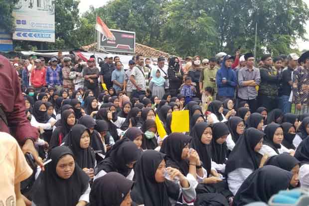 Santri Ponpes Al-Hasaniyah Gelar Aksi Solidaritas