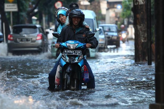 Diguyur Hujan Deras, 17 Titik di Jakarta Terendam Banjir