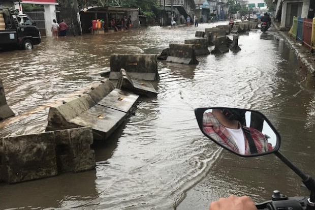 Belum Ada Sheet Pile, Permukiman Warga di Kembangan Rawan Banjir