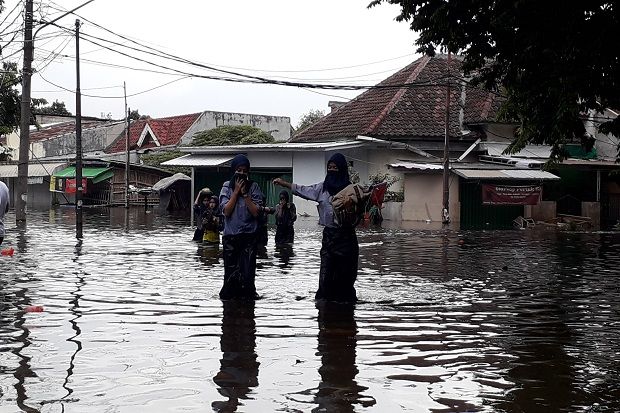 Banjir Bandang di Mutiara Pluit Tangerang Akibat 4 Tanggul Jebol