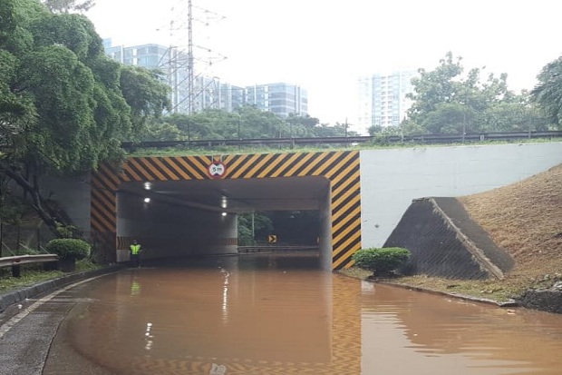 Banjir, Underpass Tol Cawang Halim Tak Bisa Dilewati