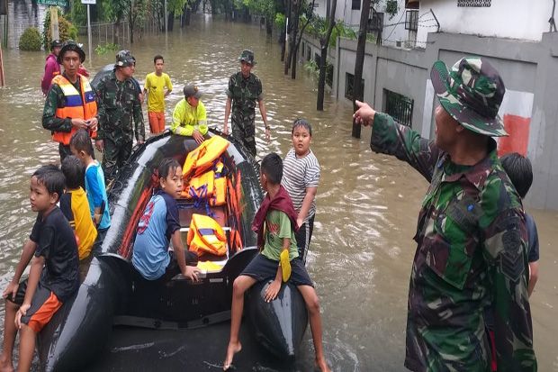 BNPB Gelar Pasukan Atasi Banjir Jabodetabek