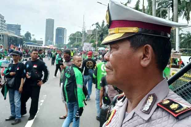Jalan Depan DPR Ditutup, Polisi: Janjinya Sampai Jam 15.00 WIB
