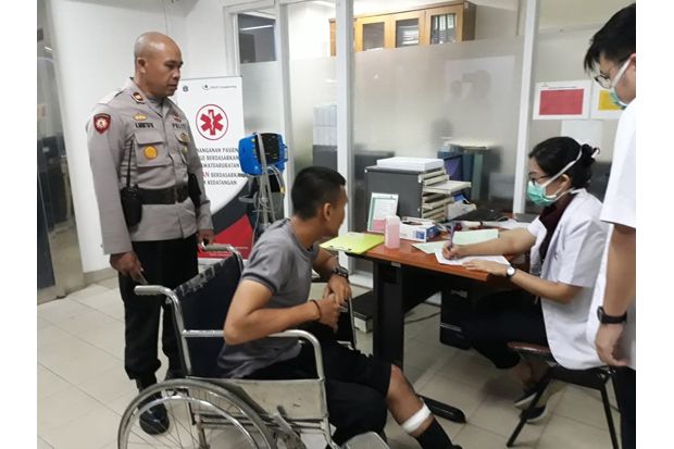 Bubarkan Tawuran di Cengkareng, Anggota Polisi Terluka Dibacok