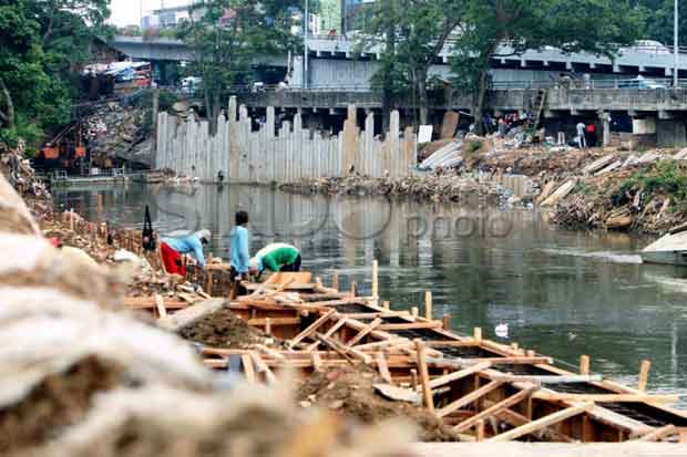 Pelebaran dan Pengerukan Sungai Jadi Fokus Atasi Banjir Jakarta