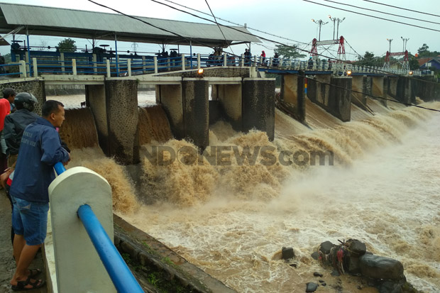 Atasi Banjir, Pemprov Jabar Siap Bersinergi dengan DKI dan Banten
